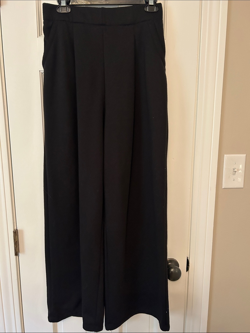 HALARA Black Wide-Leg Pants